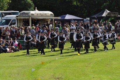 marching to line